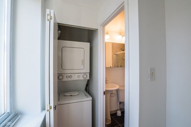 Building Photo - Washington Square West Condo