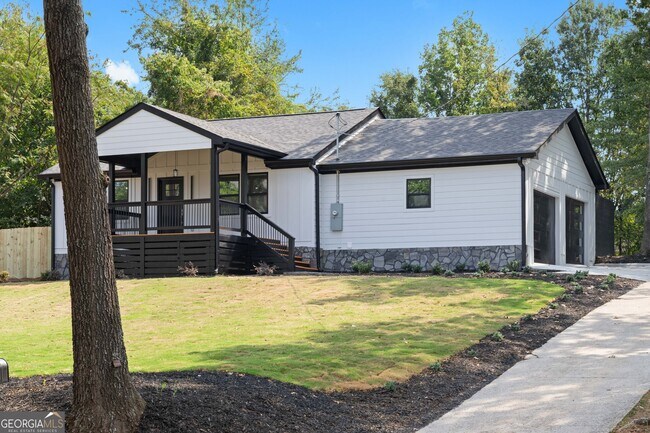 Building Photo - 1180 Fleming St