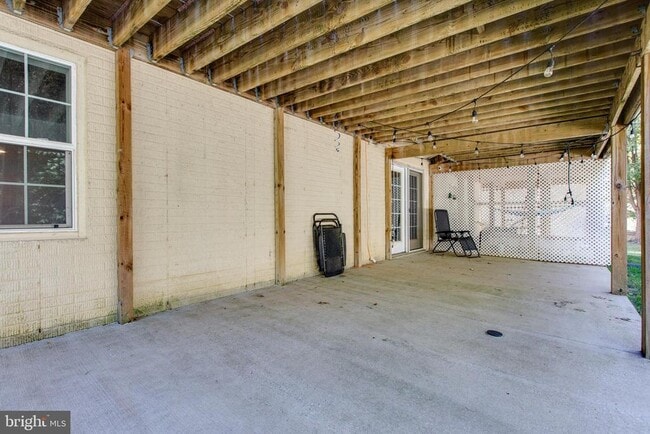 Building Photo - 2191 Oak Forest Dr