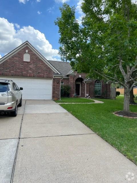 Building Photo - 17807 Meadowcreek Trail