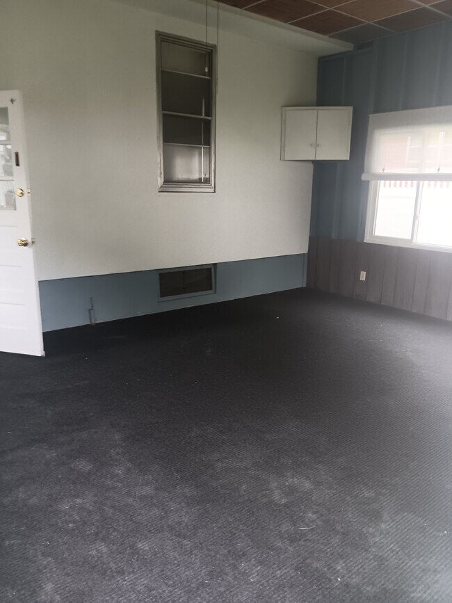 Building Photo - 315 Jennings St