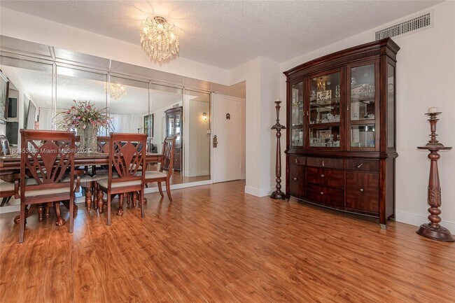 Building Photo - 1833 S Ocean Dr