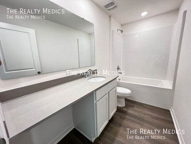 Building Photo - 3530 E Glenn St