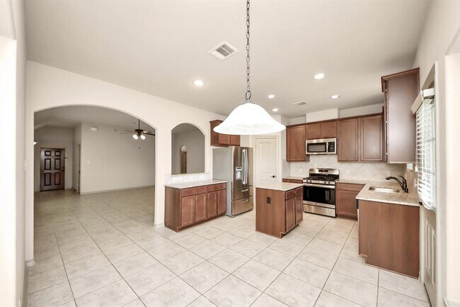 Building Photo - 2407 Argos Dr