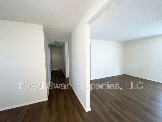 Building Photo - 303 Thornwood Way