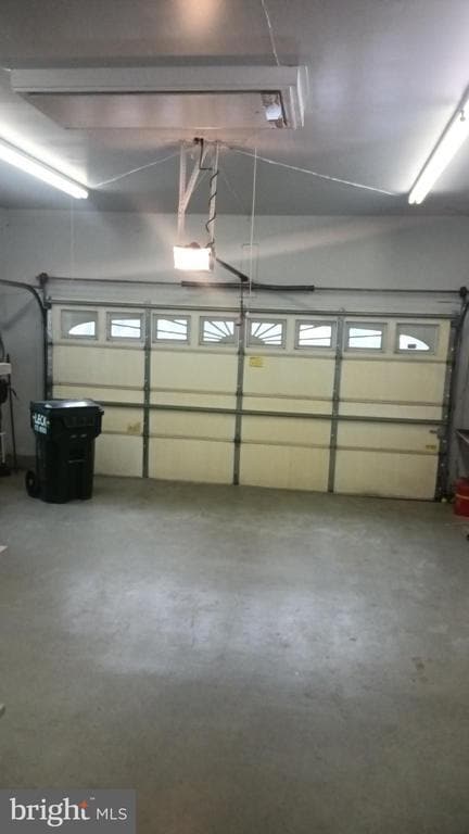 Building Photo - 950 Nathaniel Trail