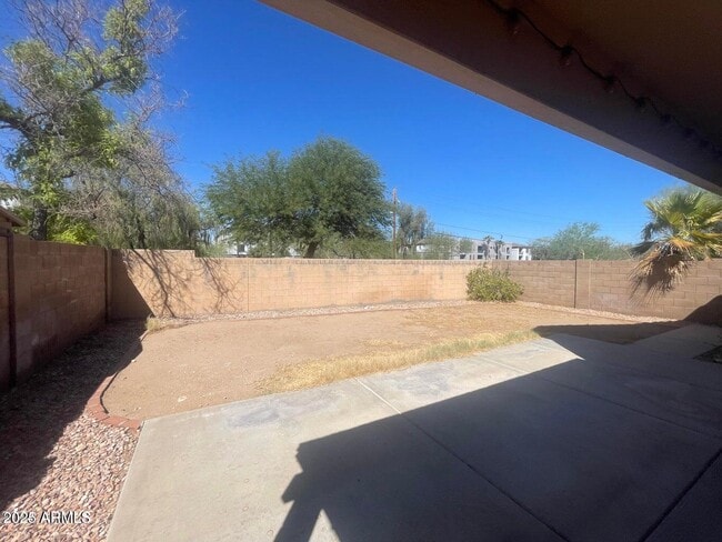 Building Photo - 2230 E Menadota Dr