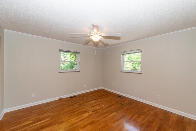 Building Photo - 2900 Troy Ave
