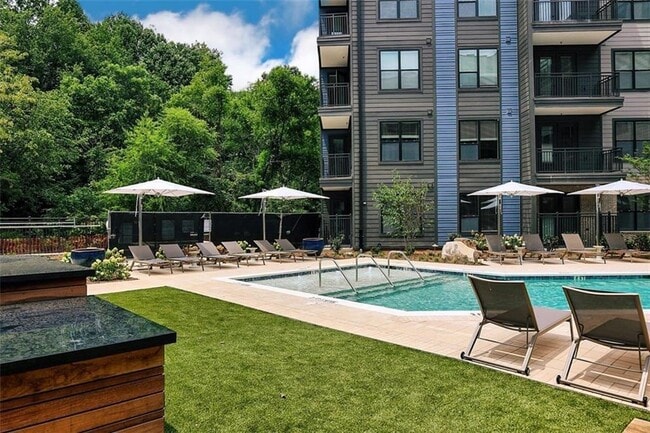 Building Photo - 1330 Fairmont Ave NW