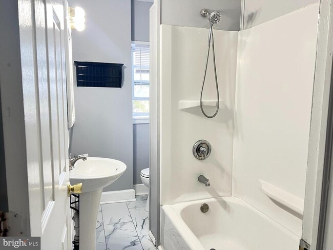 Building Photo - 434 Pierce St