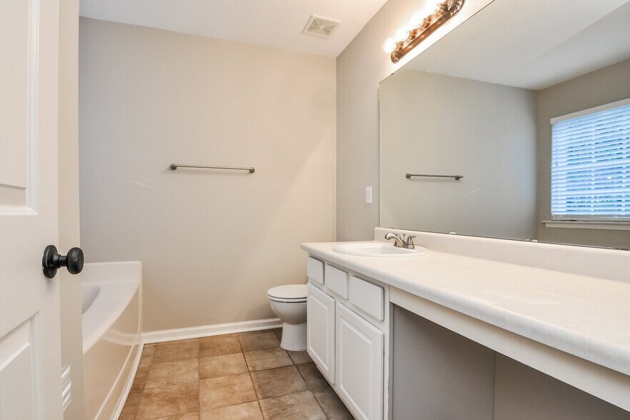 Building Photo - 3416 Futura Ln