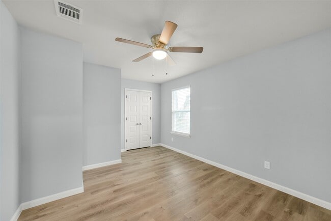 Building Photo - 10242 Bridgeland Ln