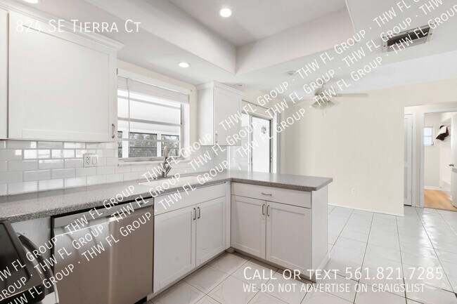 Building Photo - 824 SE Tierra Ct