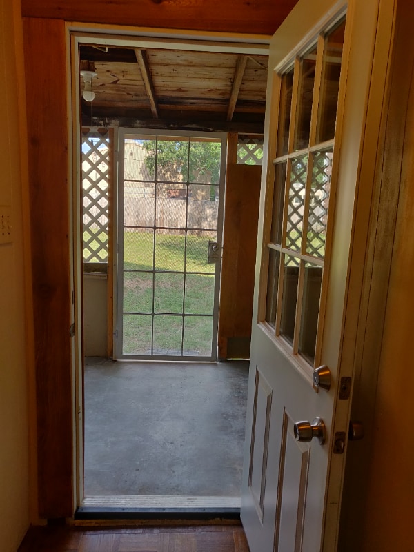 Building Photo - 408 N Elm St