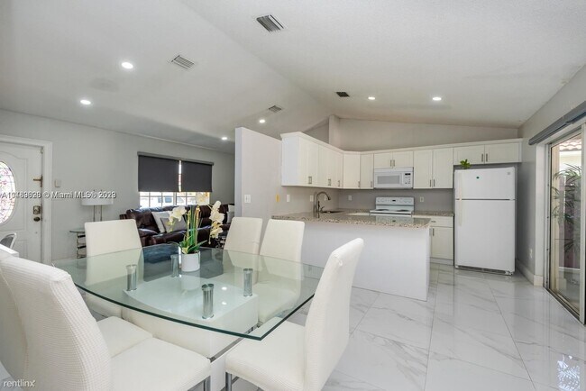 Building Photo - 3 br, 2 bath House - 14347 SW 176th Ter Fl...