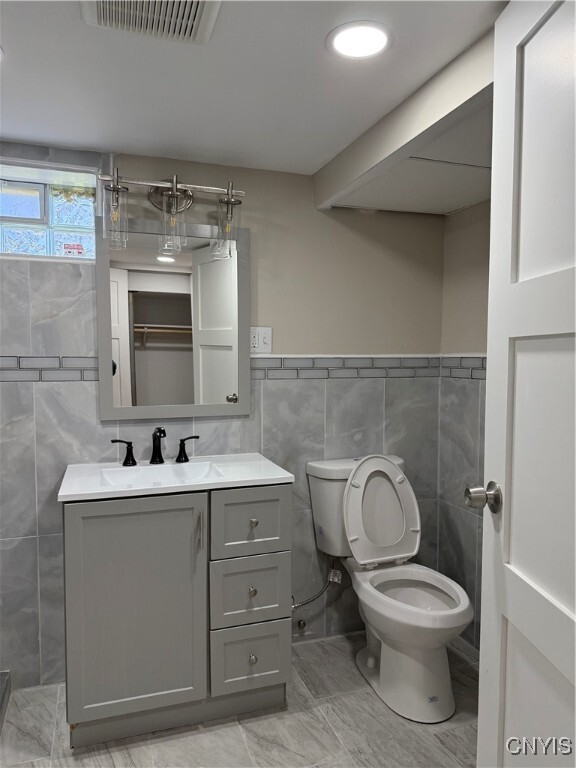 Building Photo - 126 Belleview Dr