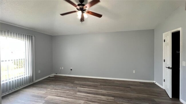 Building Photo - 485 Martigues Dr