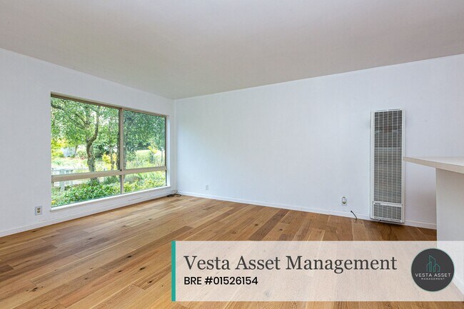 Building Photo - Serene Waterfall View & Resort-Style Ameni...