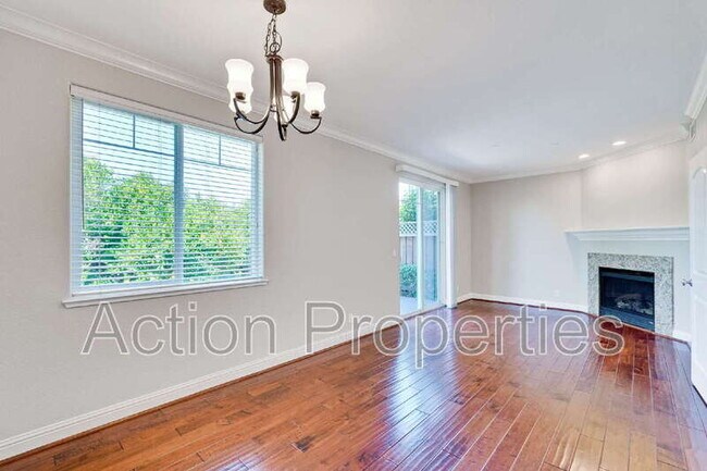 Building Photo - 241 Granada Park Cir