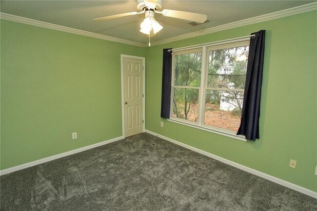 Building Photo - 1360 Eastgate Ct