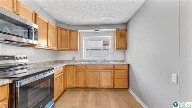 Building Photo - 841 Jackson St