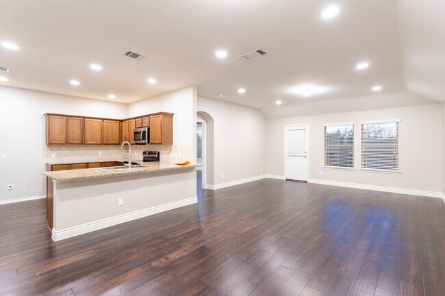 Building Photo - Located in the Trails at Riverstone community, this inviting 5-bedroom, 2-bathroom home offers a ...