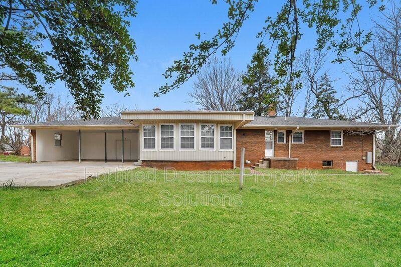 Building Photo - 5805 Highlawn Dr