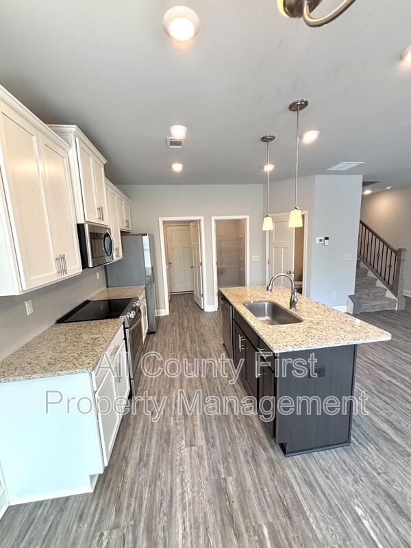 Building Photo - 1380 Sugar Glen Ct