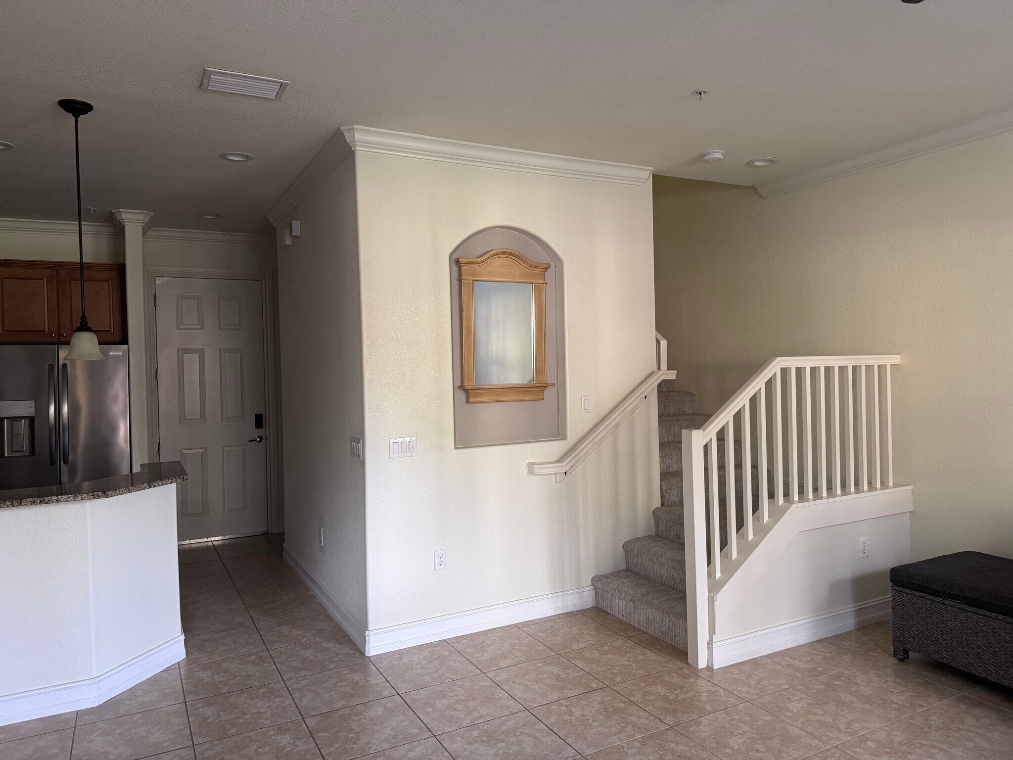 Building Photo - 9147 Delano St