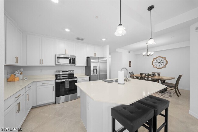 Building Photo - 15275 Grn Acrs Ave