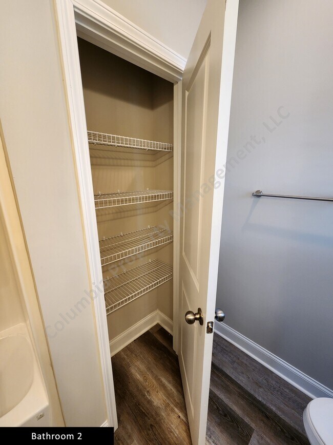 Building Photo - 2185 Ridgeway Rd