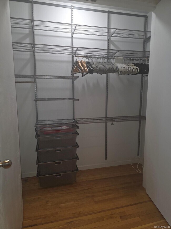 Building Photo - 42-20 Kissena Blvd