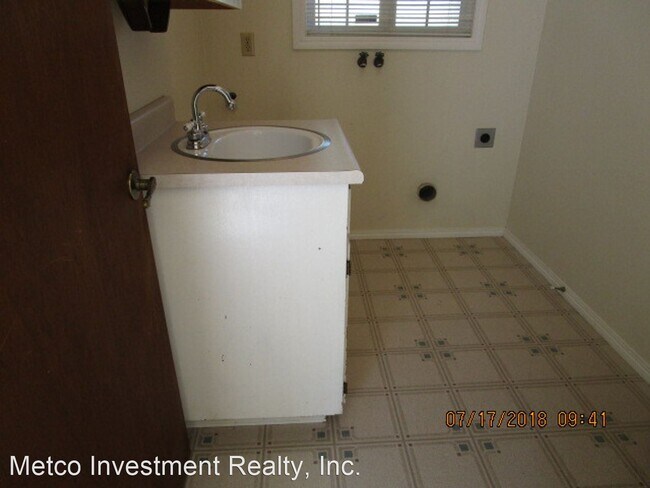 Building Photo - 3 br, 1 bath House - 1033 Waverly St.