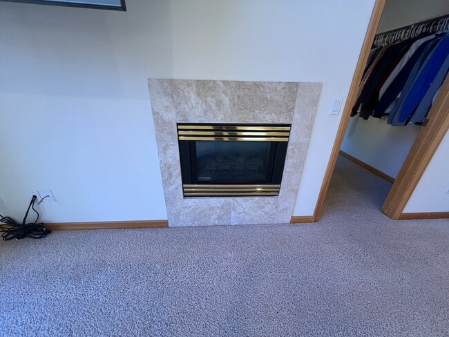Building Photo - Low Elevation Home Steps From Championship Golf Course