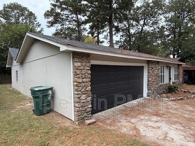 Building Photo - 10002 Stardust Trail