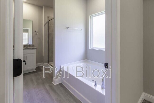 Building Photo - 84 Saltmeadow Cir