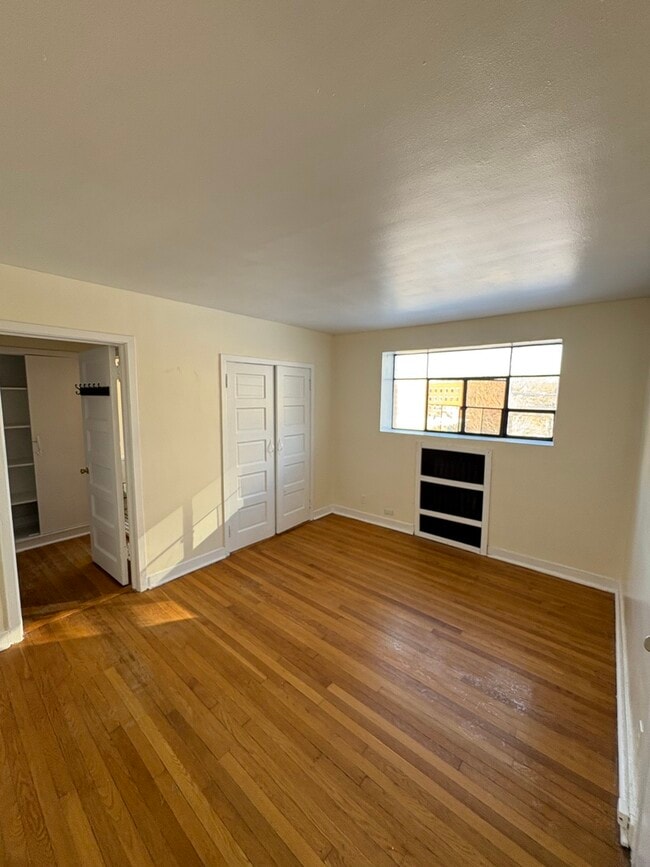 Building Photo - 5132 S Blackstone Ave