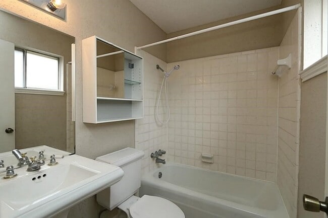 Building Photo - 12623 Westella Dr