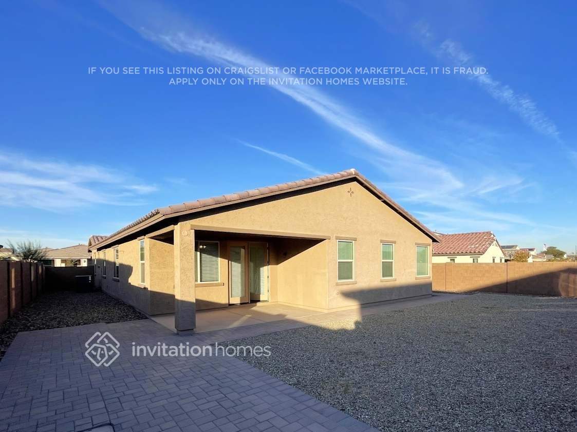 Building Photo - 18203 W Fulton St