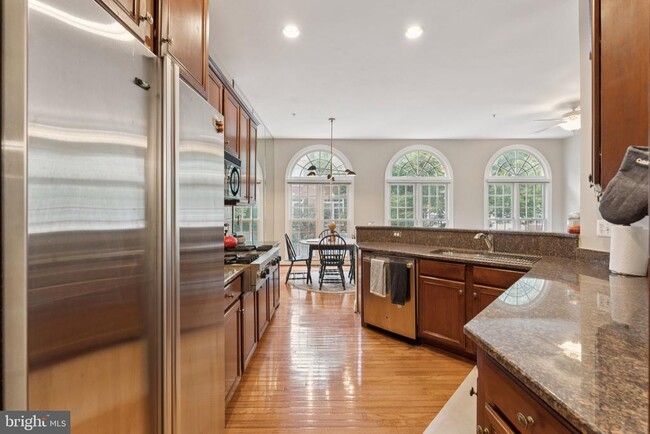 Building Photo - 1627 Colonial Hills Dr