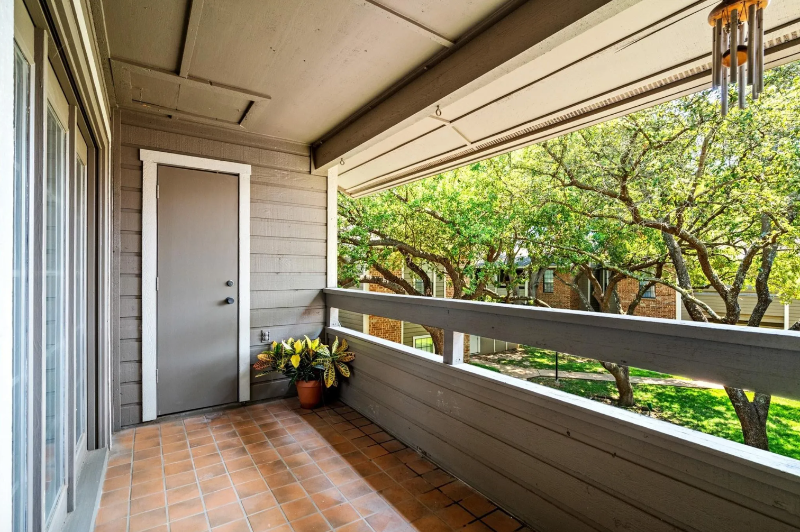 Patio with storage - 1206 Riverchase Ln