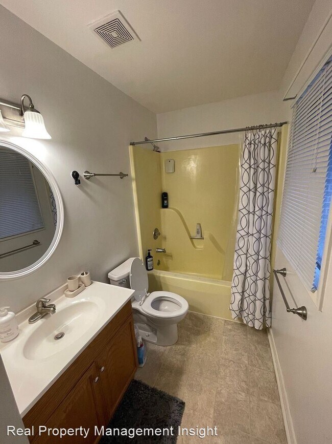 Building Photo - 3 br, 2.5 bath House - 333 Shenandoah Circle