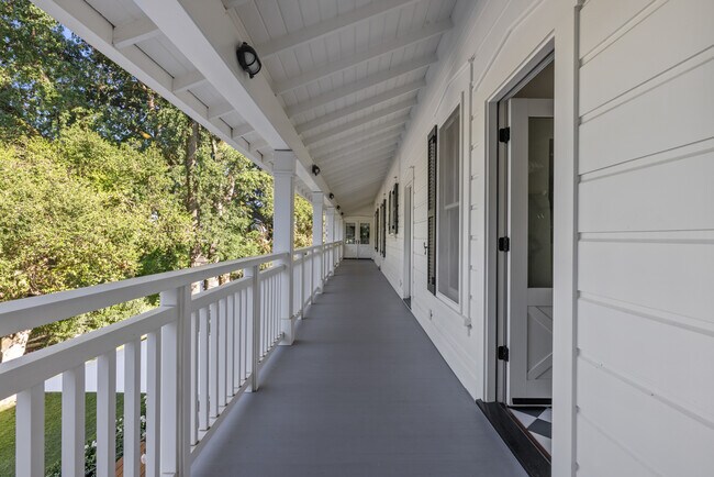 Building Photo - 989 Rutherford Rd