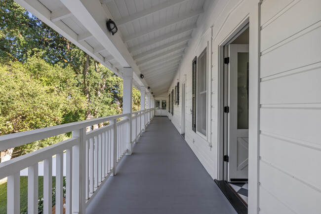 Building Photo - 989 Rutherford Rd