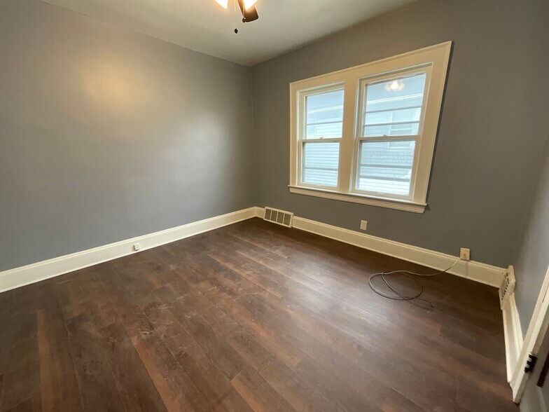 Building Photo - 14014 Edgewood Ave