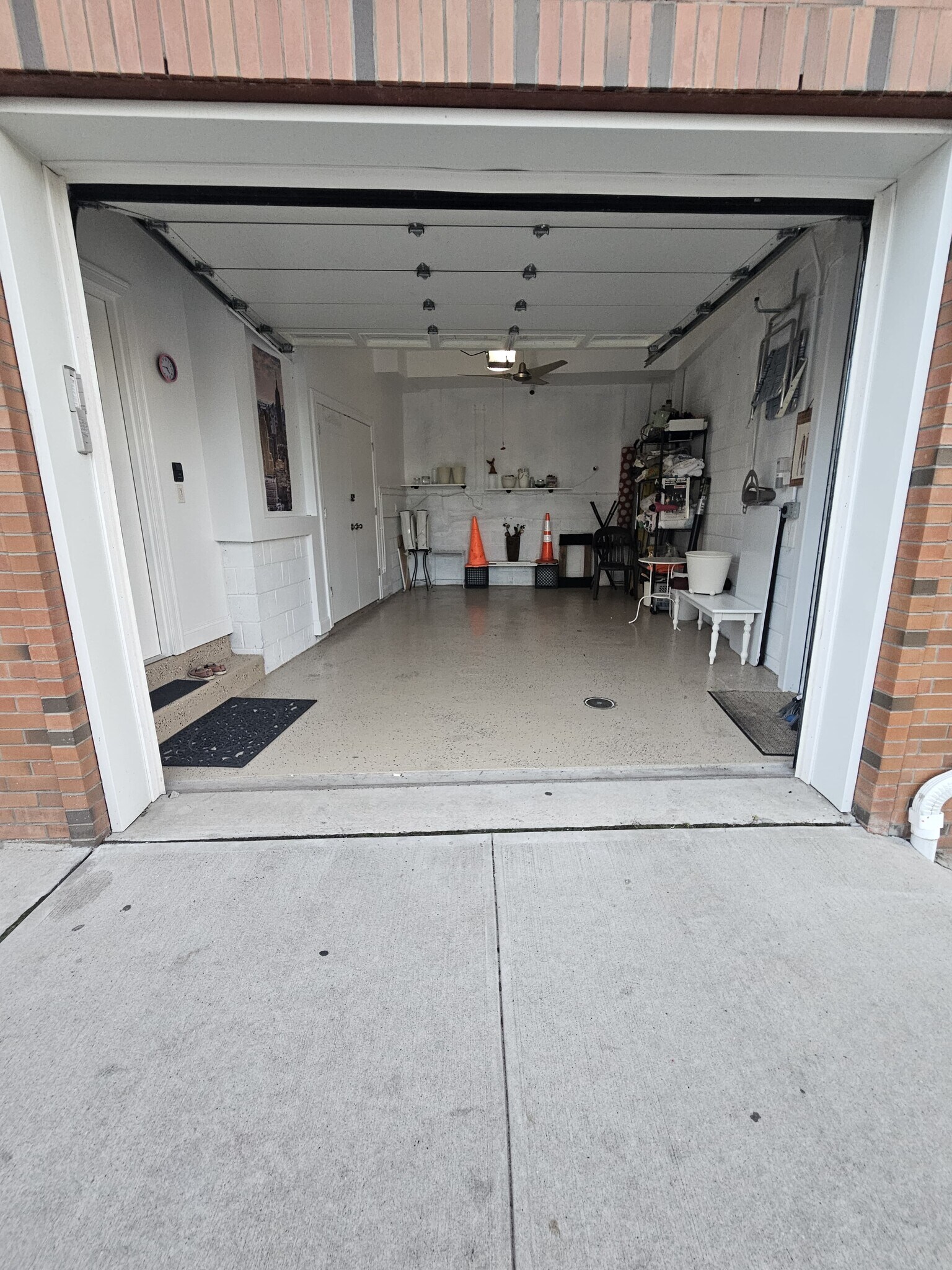 Building Photo - 855 Pavonia Ave