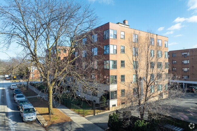 Building Photo - 3075 E Cheltenham