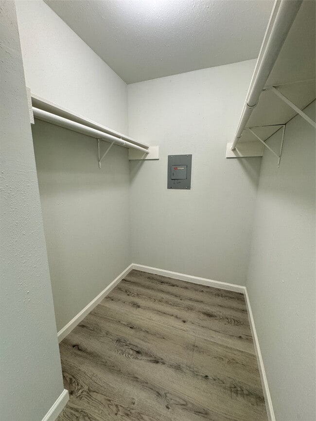 Building Photo - 10555 Turtlewood Ct