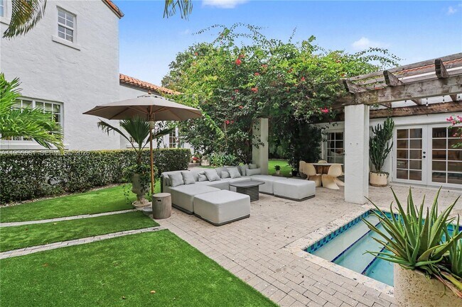 Building Photo - 4108 Palmarito St