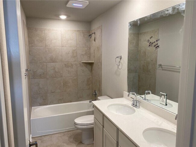 Building Photo - 670 Pepperbark Loop